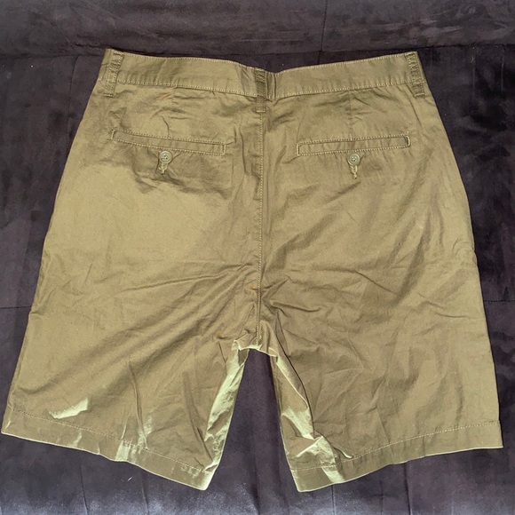 H&M Shorts - Picture 2 of 3